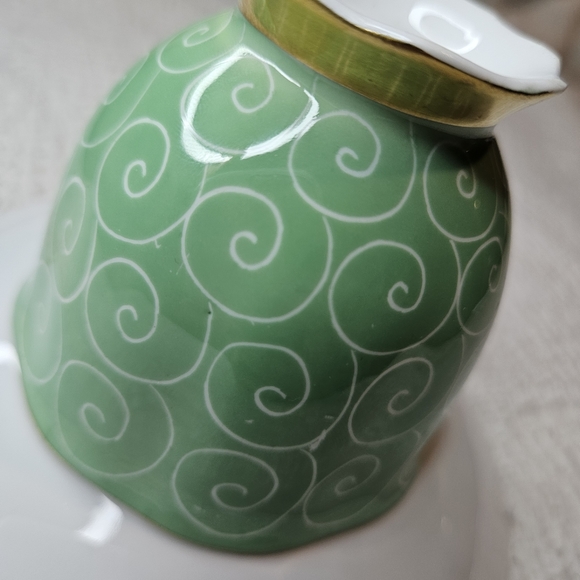 Royal Albert Crown Bone England China Teacup Saucer GREEN w/White Swirls… - Picture 9 of 16